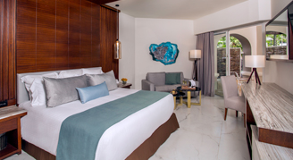 Junior Suite with one king bed