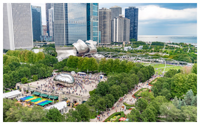 Overview of Chicago park, city and bay