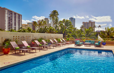 Rainbow Tower and Shopping - Picture of Hilton Hawaiian Village Waikiki  Beach Resort, Oahu - Tripadvisor